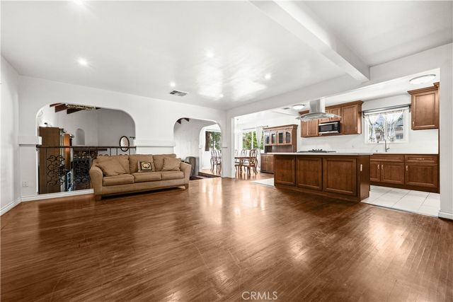 14515 Daubert, San Fernando, CA 91345