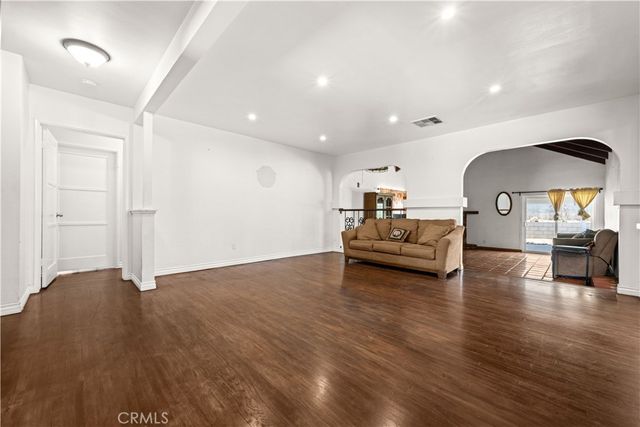 14515 Daubert, San Fernando, CA 91345