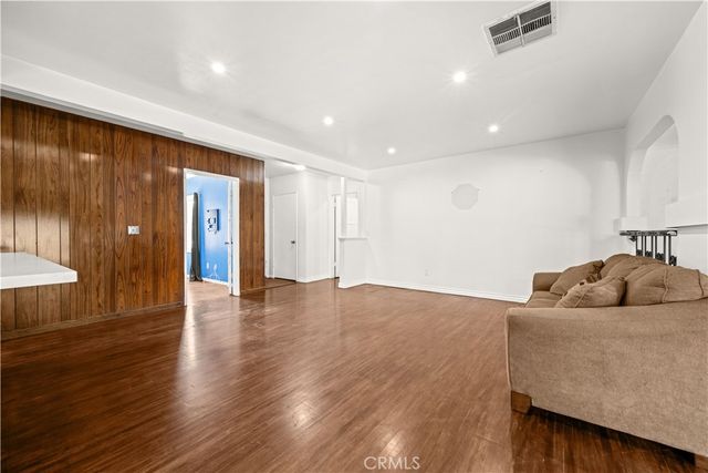 14515 Daubert, San Fernando, CA 91345