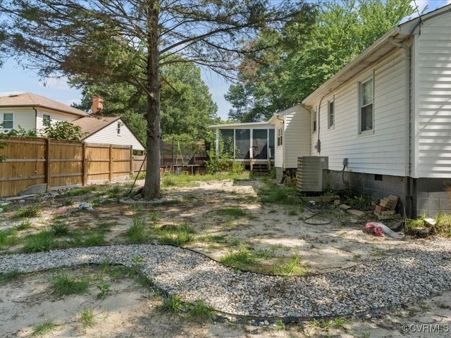 604 Smithfield Ave, Hopewell, VA 23860