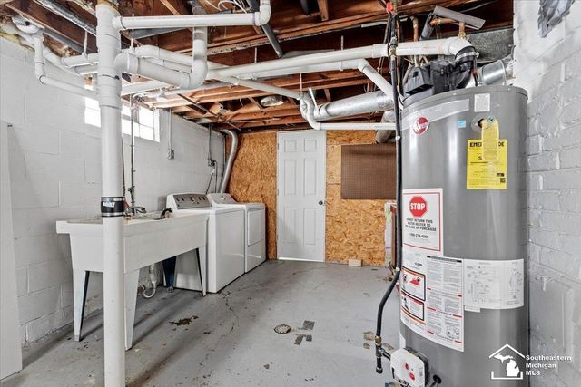 1770 Rose Avenue, Lincoln Park, MI 48146