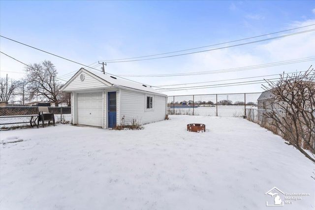 1770 Rose Avenue, Lincoln Park, MI 48146