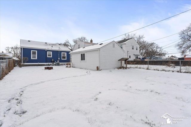 1770 Rose Avenue, Lincoln Park, MI 48146