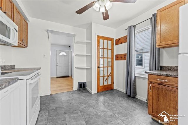 1770 Rose Avenue, Lincoln Park, MI 48146