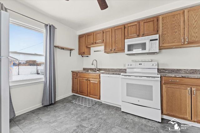 1770 Rose Avenue, Lincoln Park, MI 48146