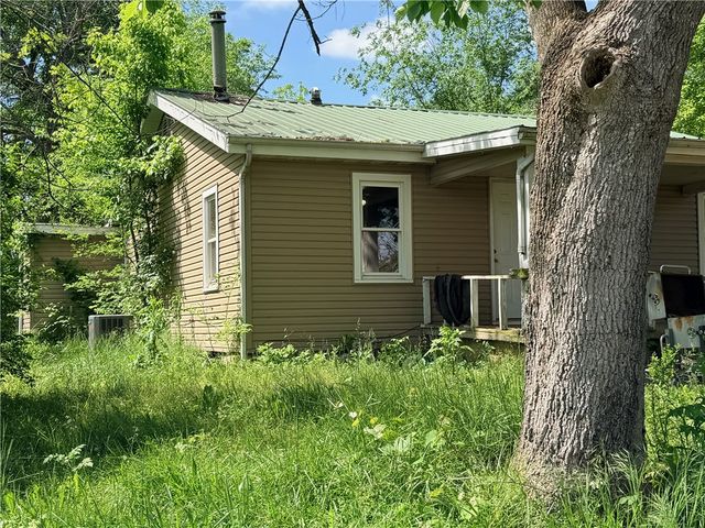 315 Gear Street, Yellville, AR 72687