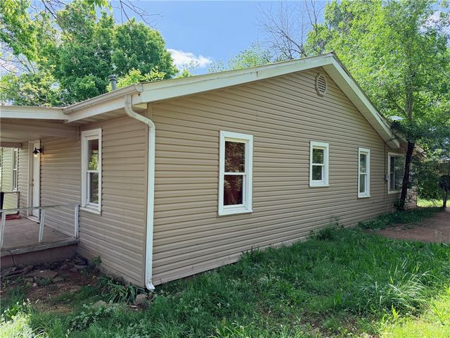 315 Gear Street, Yellville, AR 72687