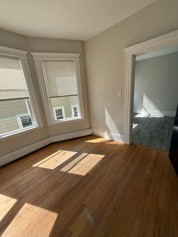 39 Newhall St 12, Lynn, MA 01902