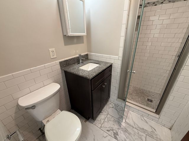 39 Newhall St 12, Lynn, MA 01902