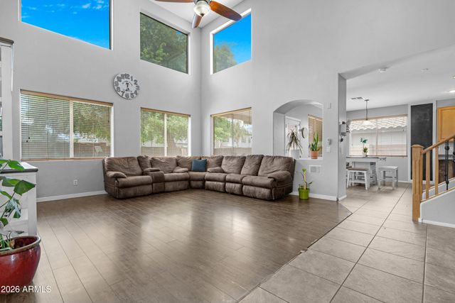 951 E PENNY Lane, San Tan Valley, AZ 85140