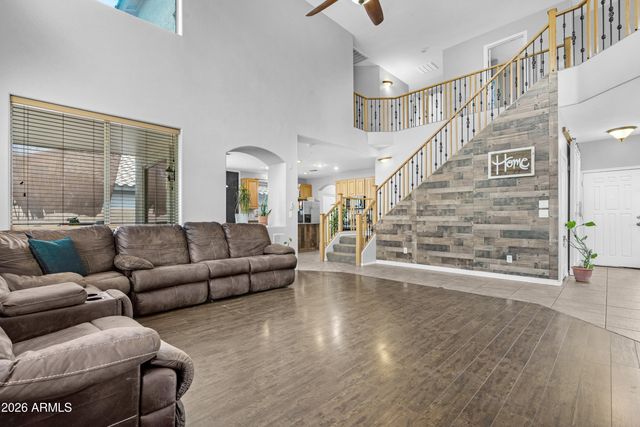 951 E PENNY Lane, San Tan Valley, AZ 85140