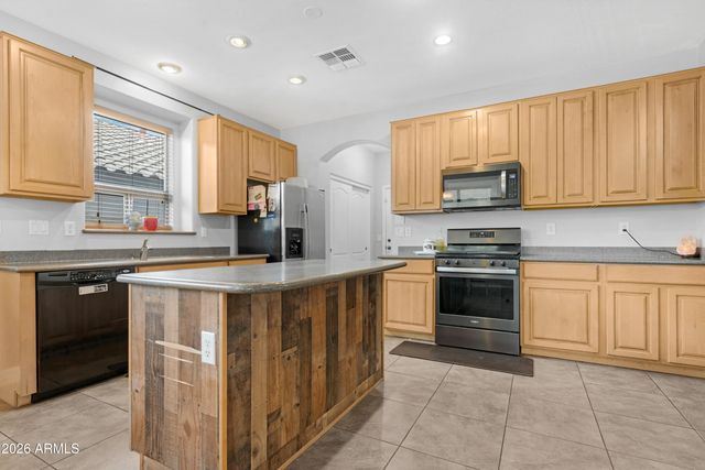 951 E PENNY Lane, San Tan Valley, AZ 85140