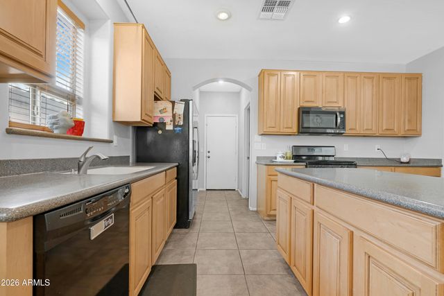 951 E PENNY Lane, San Tan Valley, AZ 85140