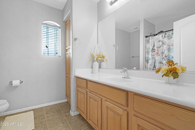 951 E PENNY Lane, San Tan Valley, AZ 85140