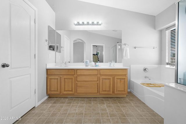 951 E PENNY Lane, San Tan Valley, AZ 85140