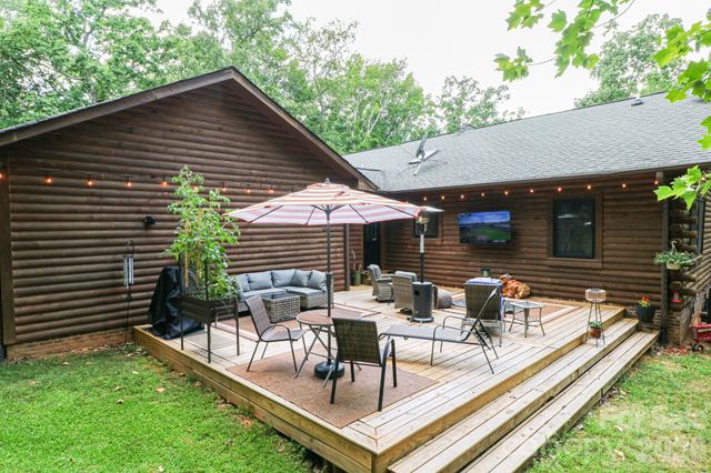 2211 Rocky Cove Lane, Denton, NC 27239