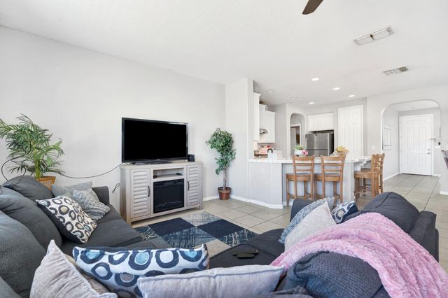 5257 E Byrd Avenue, Fresno, CA 93725