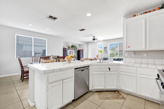 5257 E Byrd Avenue, Fresno, CA 93725