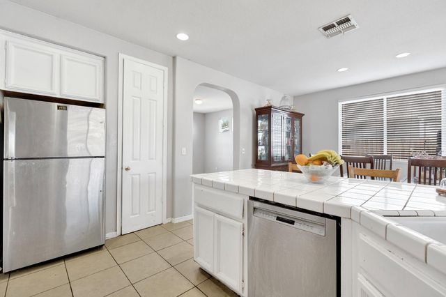 5257 E Byrd Avenue, Fresno, CA 93725