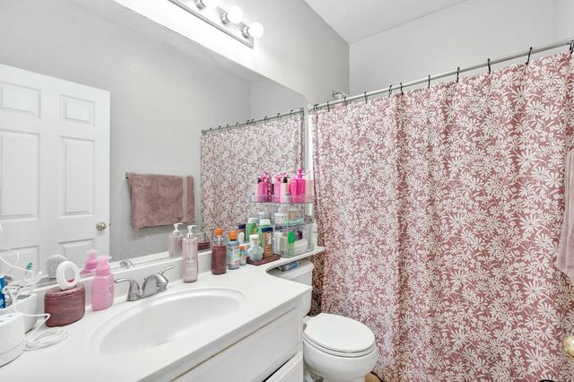 5257 E Byrd Avenue, Fresno, CA 93725