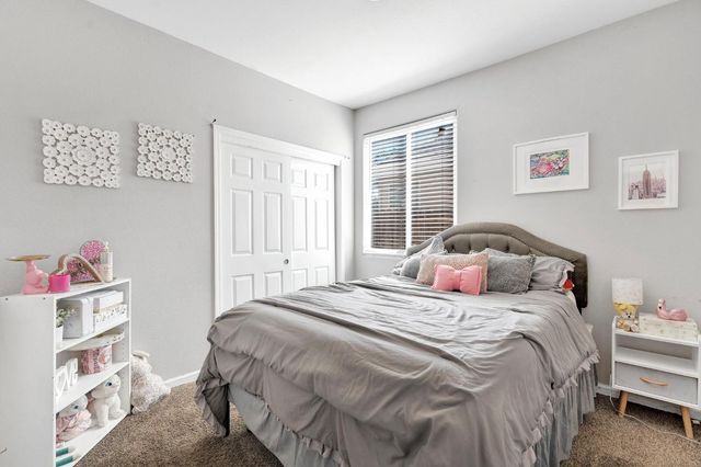 5257 E Byrd Avenue, Fresno, CA 93725