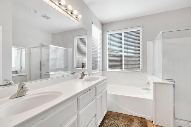 5257 E Byrd Avenue, Fresno, CA 93725