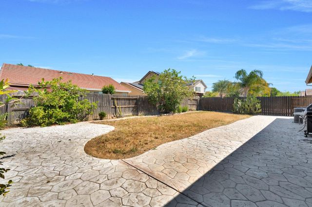 5257 E Byrd Avenue, Fresno, CA 93725