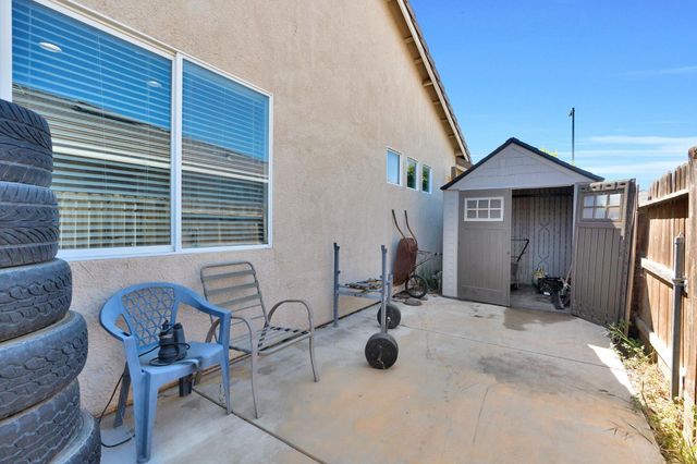 5257 E Byrd Avenue, Fresno, CA 93725