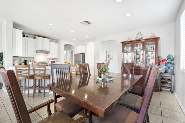 5257 E Byrd Avenue, Fresno, CA 93725