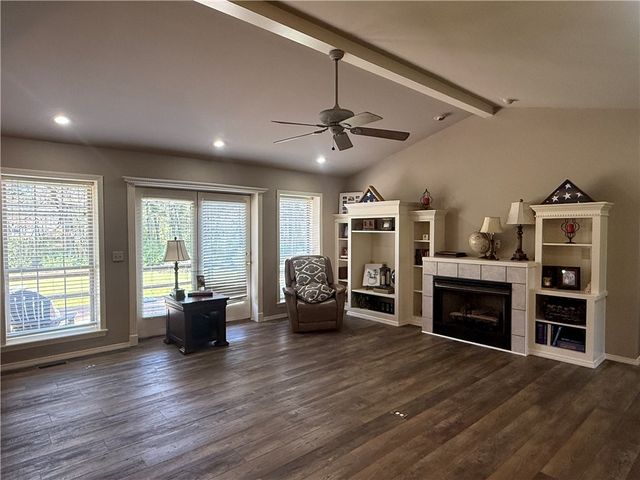 1403 Skyline Vista Court, Russellville, AR 72802