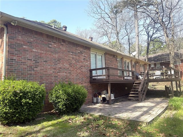 1403 Skyline Vista Court, Russellville, AR 72802