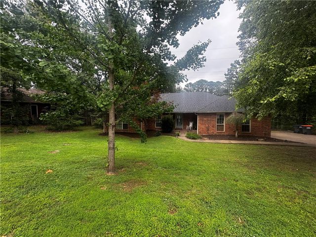 1403 Skyline Vista Court, Russellville, AR 72802