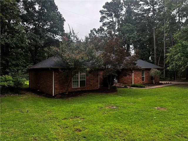 1403 Skyline Vista Court, Russellville, AR 72802