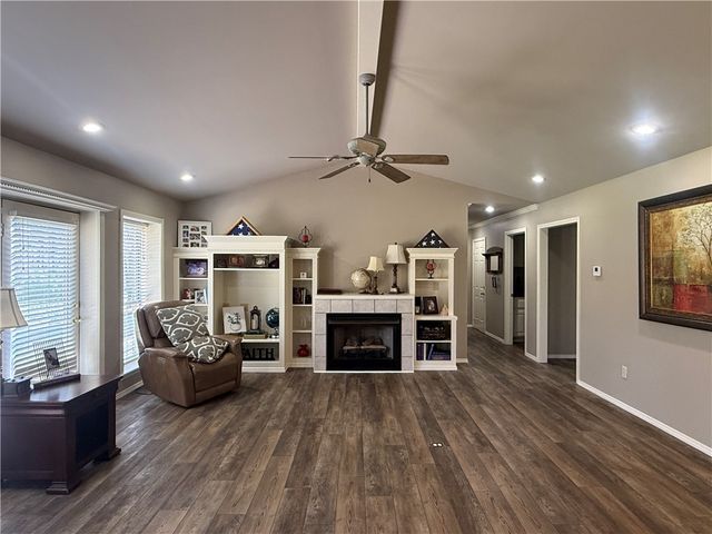 1403 Skyline Vista Court, Russellville, AR 72802