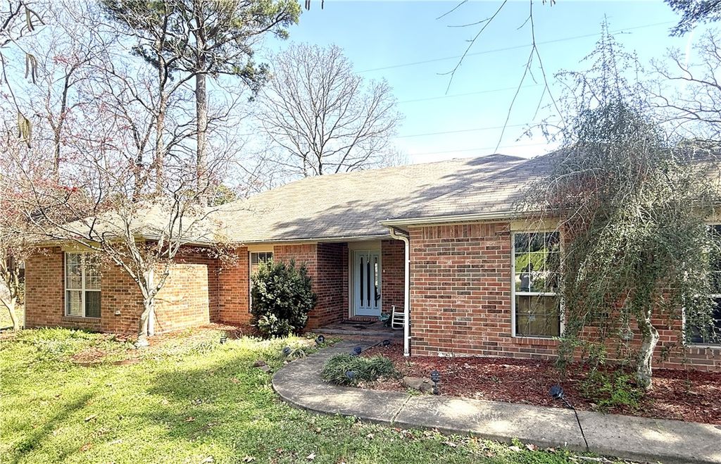 1403 Skyline Vista Court, Russellville, AR 72802