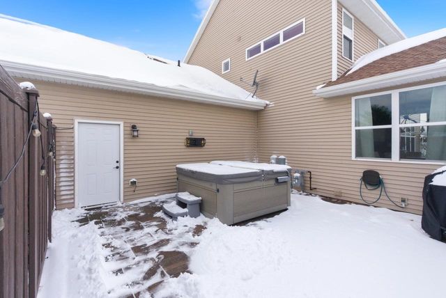 4620 N LIGHTNING DRIVE, Appleton, WI 54913