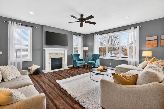 4620 N LIGHTNING DRIVE, Appleton, WI 54913