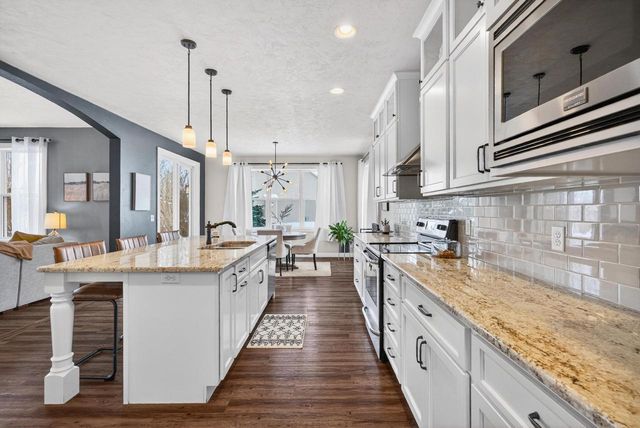 4620 N LIGHTNING DRIVE, Appleton, WI 54913