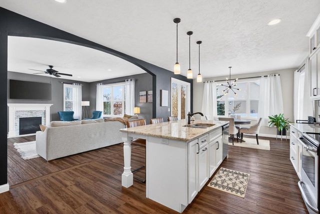 4620 N LIGHTNING DRIVE, Appleton, WI 54913