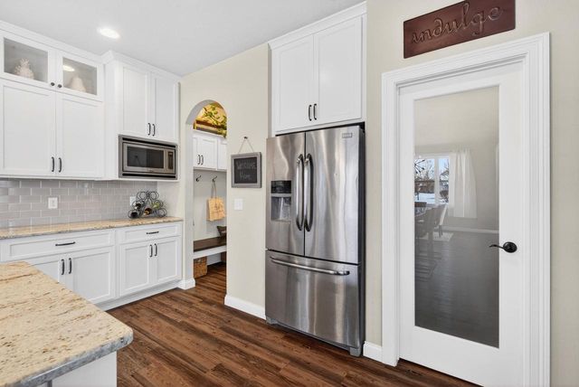 4620 N LIGHTNING DRIVE, Appleton, WI 54913