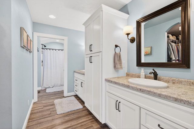 4620 N LIGHTNING DRIVE, Appleton, WI 54913