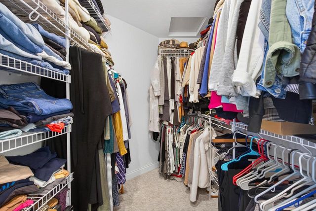 4620 N LIGHTNING DRIVE, Appleton, WI 54913