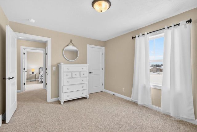 4620 N LIGHTNING DRIVE, Appleton, WI 54913