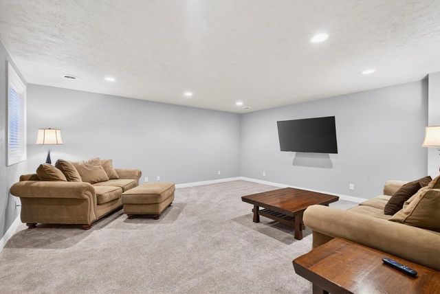 4620 N LIGHTNING DRIVE, Appleton, WI 54913