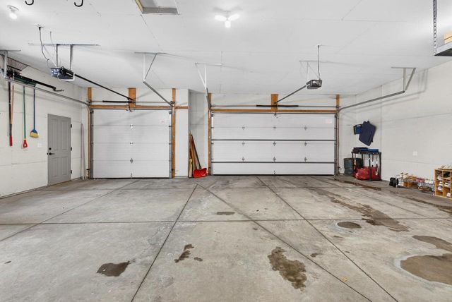 4620 N LIGHTNING DRIVE, Appleton, WI 54913