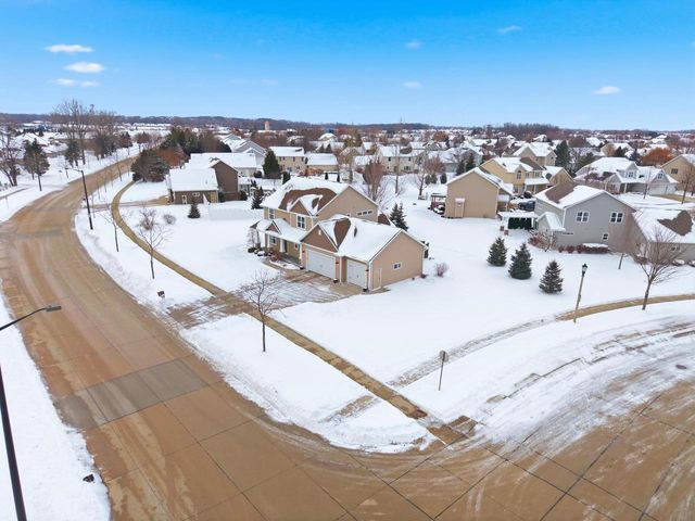 4620 N LIGHTNING DRIVE, Appleton, WI 54913