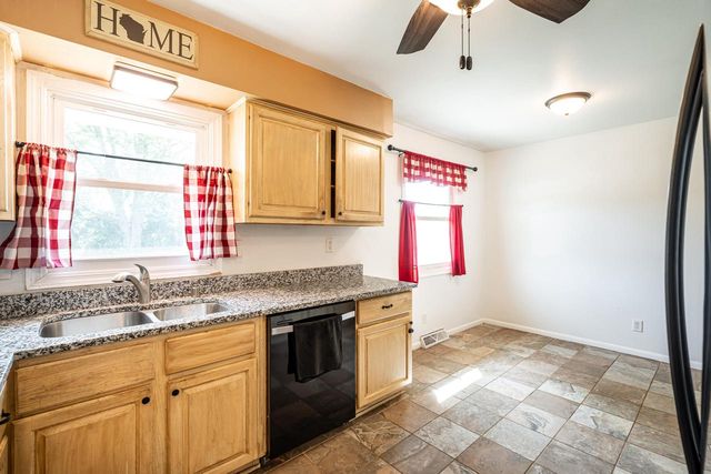 3373 E Henry AVENUE, Cudahy, WI 53110