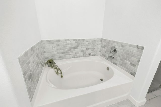 209 Lady Bug RD, San Marcos, TX 78666