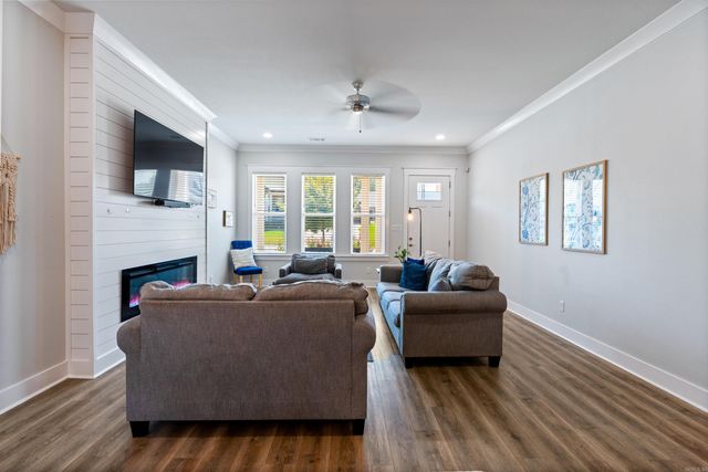 1128 ESSEX, Benton, AR 72019
