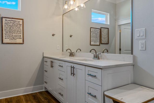 1128 ESSEX, Benton, AR 72019